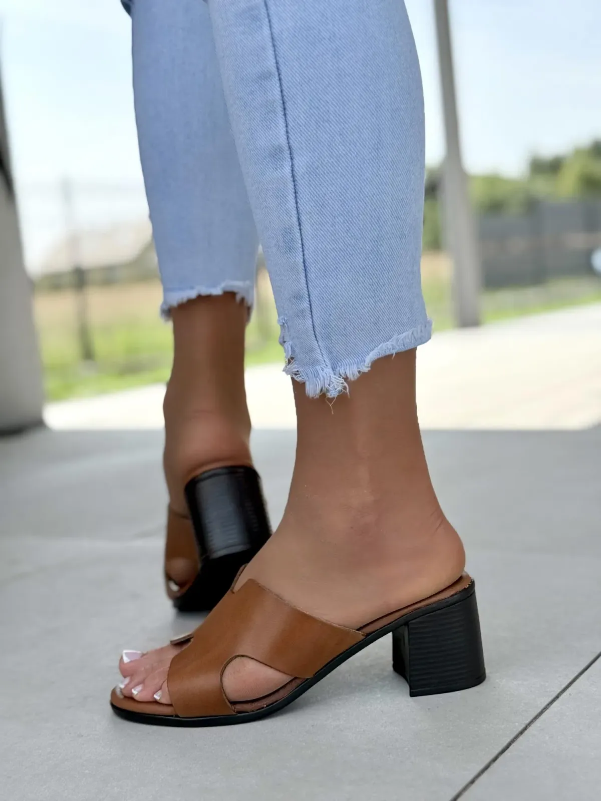 Klapki damskie ze skóry naturalnej