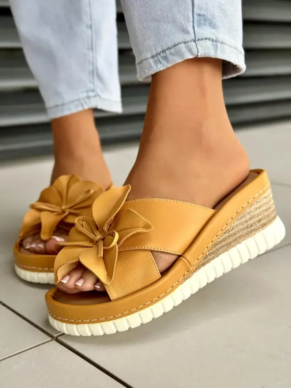 Klapki damskie ze skóry naturalnej