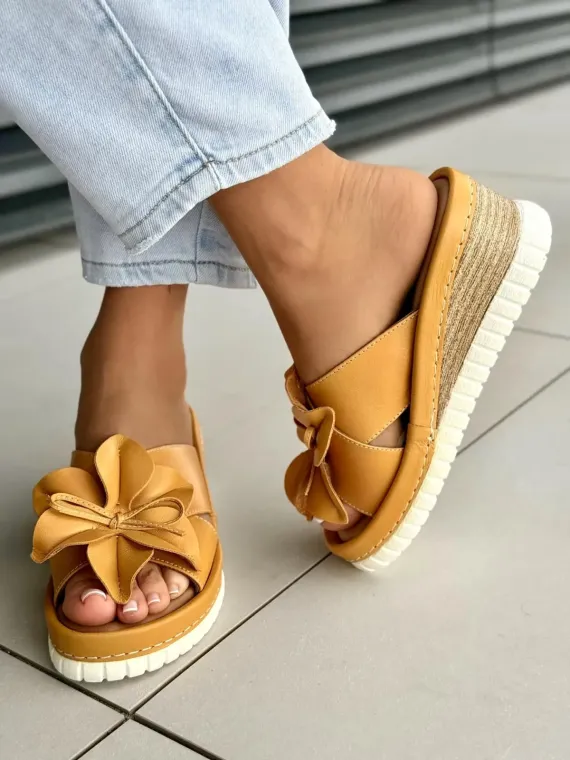 Klapki damskie ze skóry naturalnej