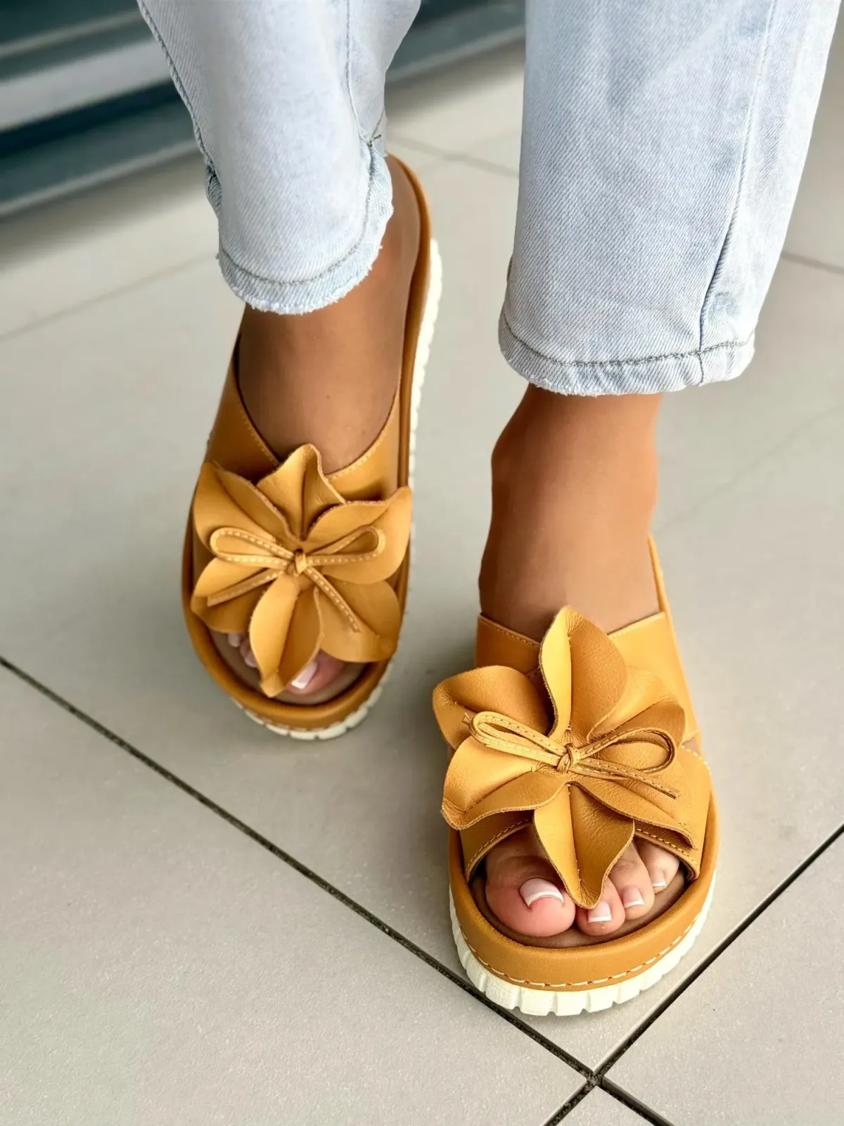 Klapki damskie ze skóry naturalnej