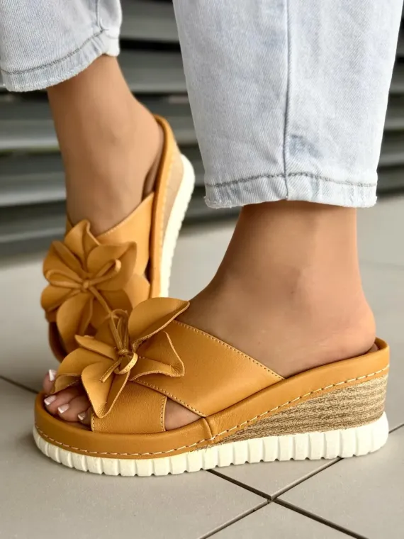 Klapki damskie ze skóry naturalnej