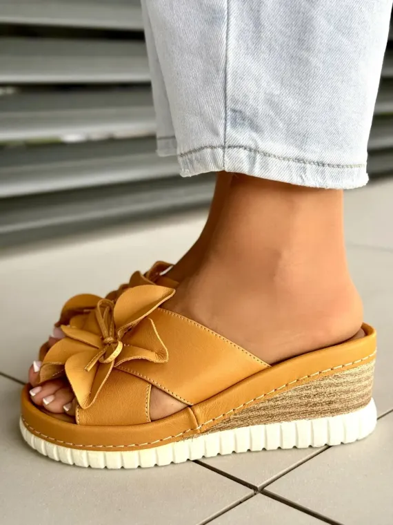 Klapki damskie ze skóry naturalnej