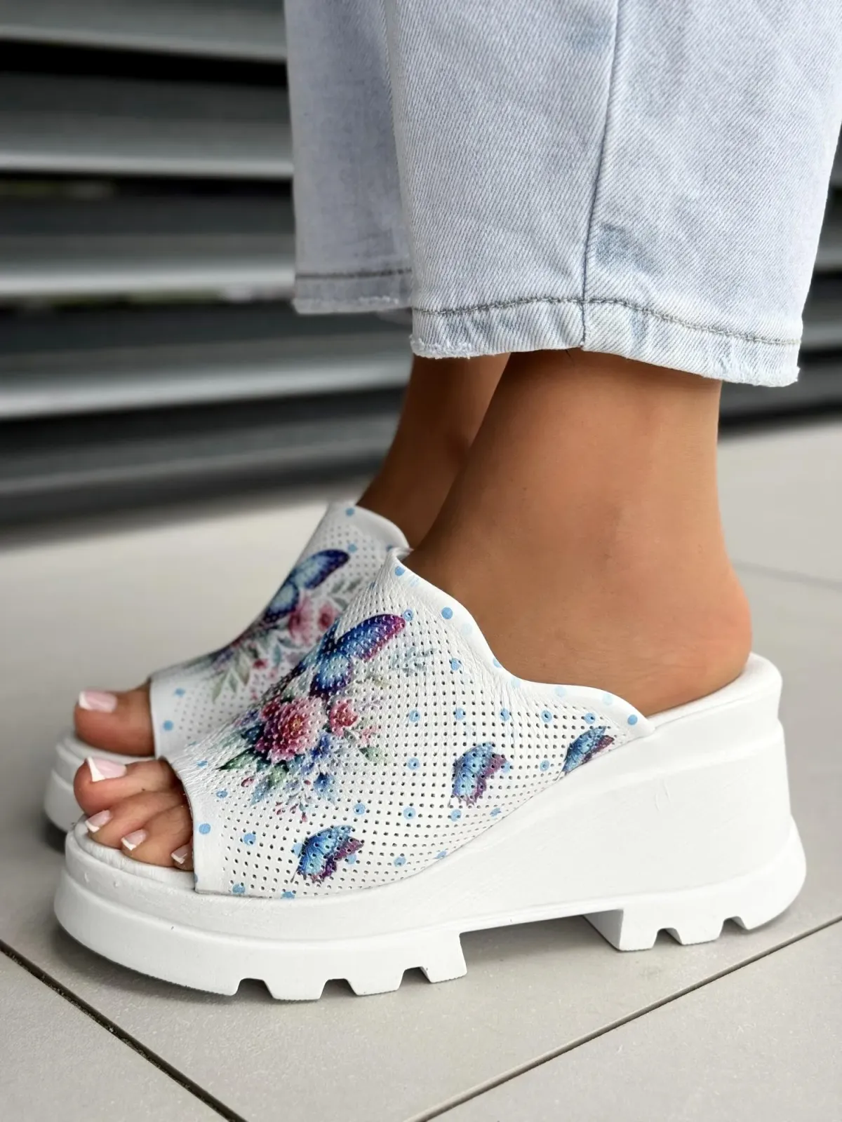 Klapki damskie ze skóry naturalnej