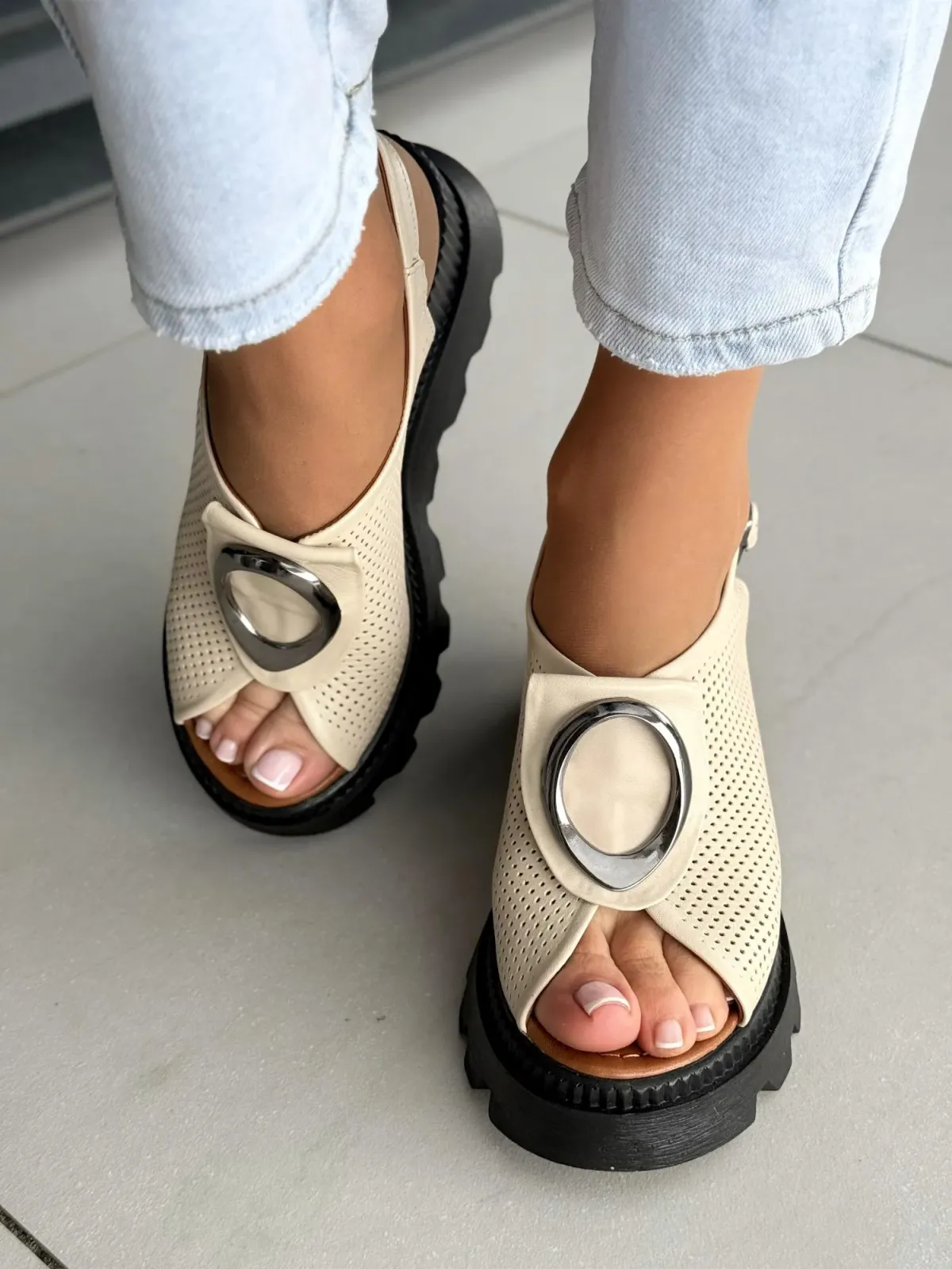 Sandałki damskie ze skóry naturalnej