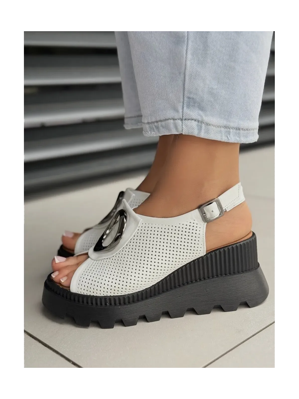 Sandałki damskie ze skóry naturalnej