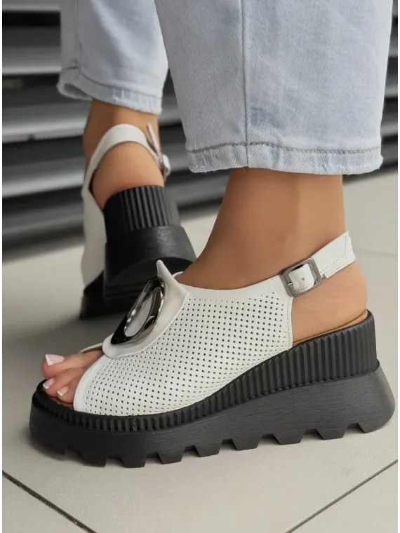 Sandałki damskie ze skóry naturalnej