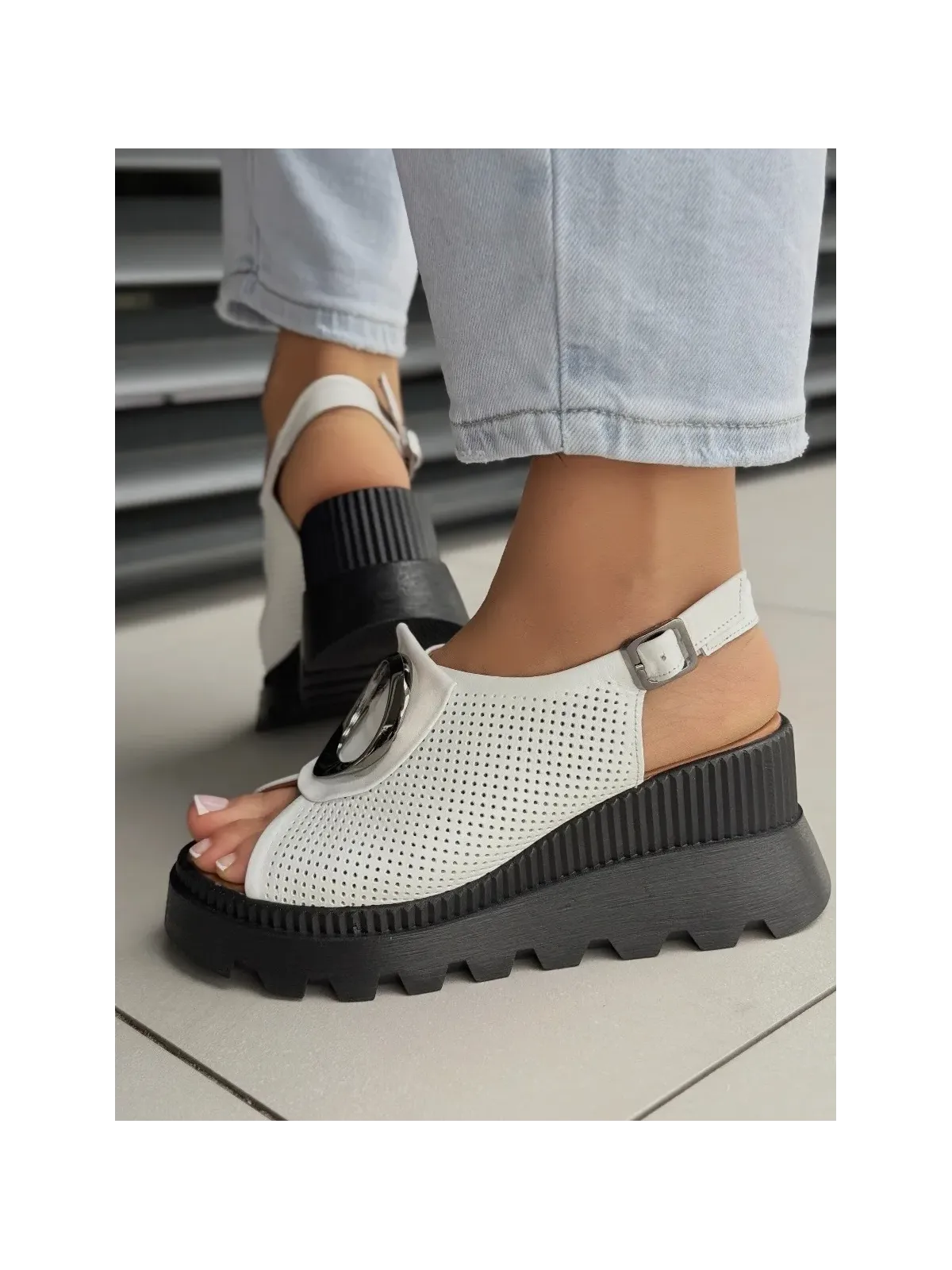 Sandałki damskie ze skóry naturalnej