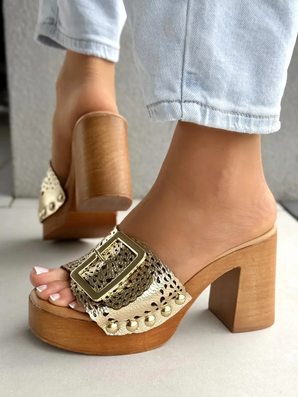 Klapki damskie ze skóry naturalnej