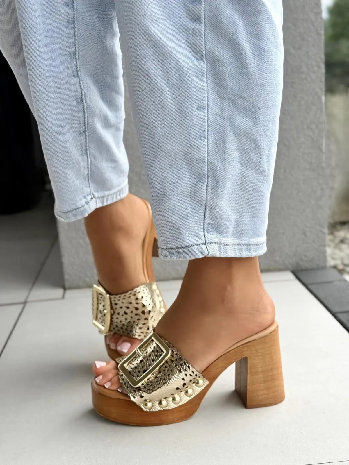 Klapki damskie ze skóry naturalnej