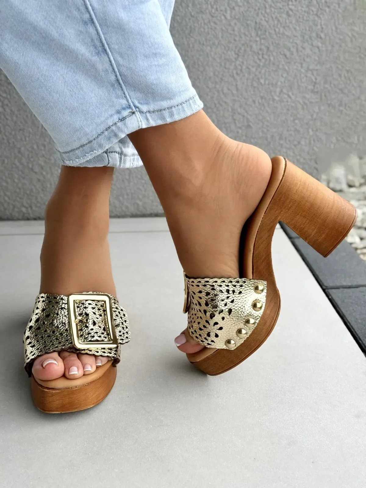 Klapki damskie ze skóry naturalnej