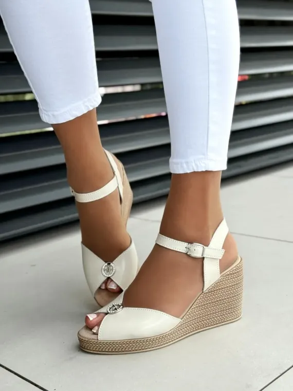 Sandałki damskie ze skóry naturalnej