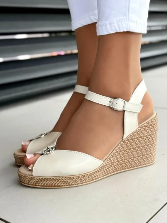 Sandałki damskie ze skóry naturalnej