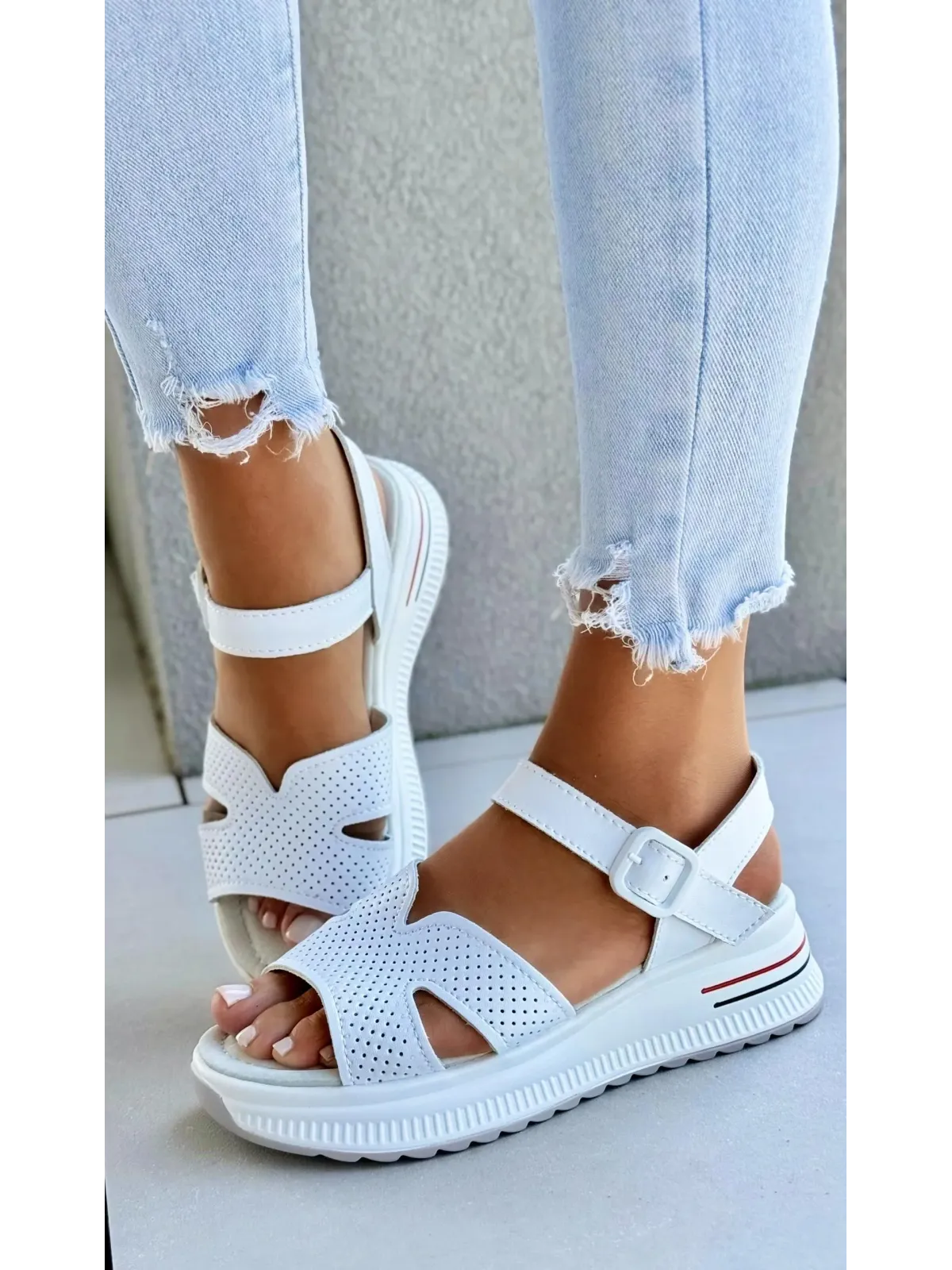 Sandałki damskie ze skóry naturalnej