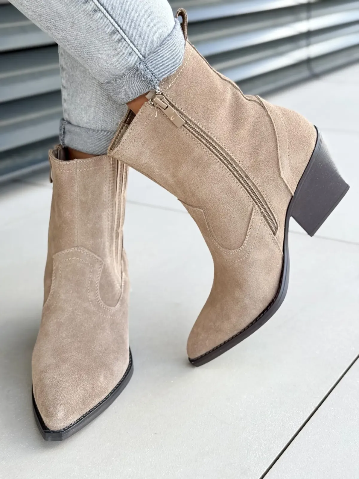 Kowbojki damskie ze skóry naturalnej