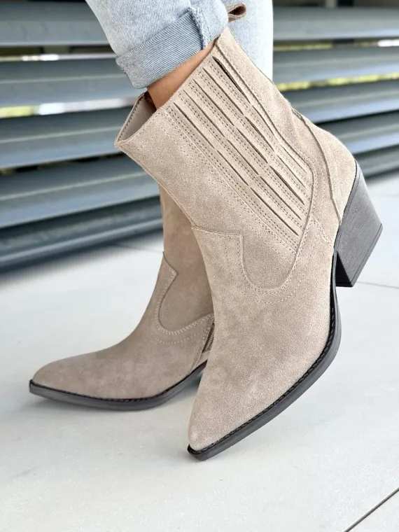 Kowbojki damskie ze skóry naturalnej