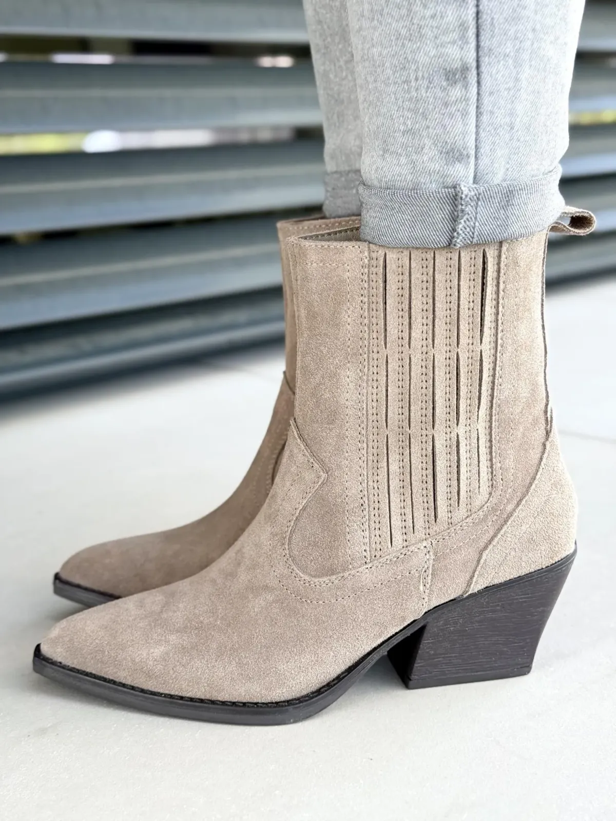 Kowbojki damskie ze skóry naturalnej