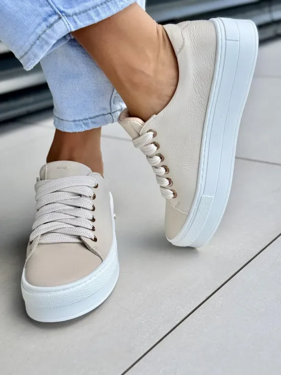 Beżowe sneakersy damskie ze skóry naturalnej casual OLEKSY