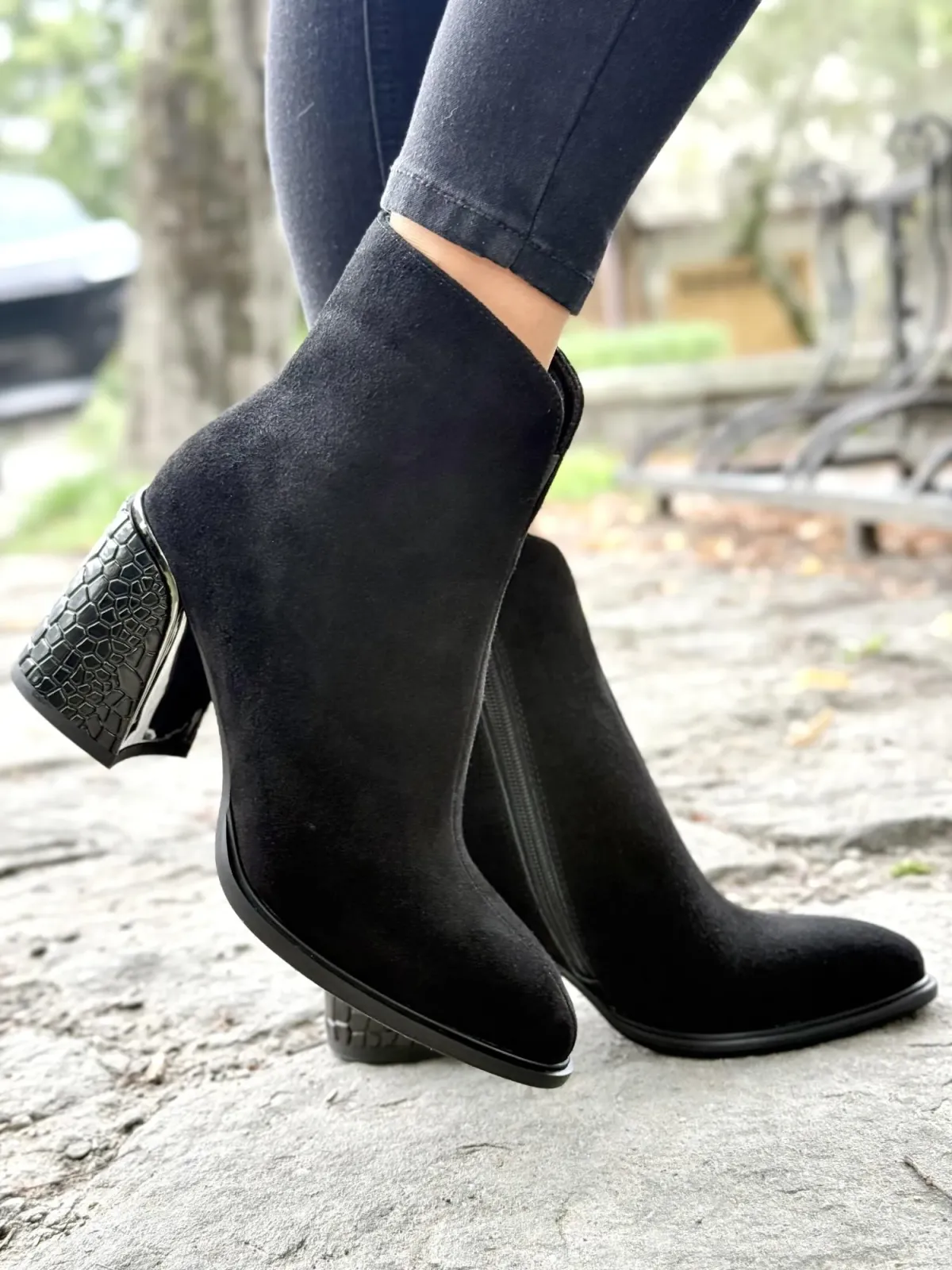 Botki OLEKSY z naturalnej skóry – elegancja i komfort na każdy dzień