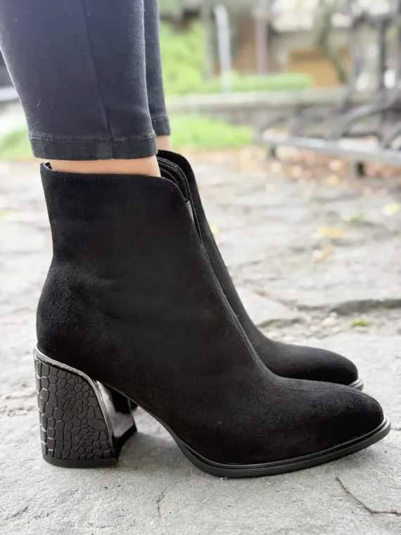 Botki OLEKSY z naturalnej skóry – elegancja i komfort na każdy dzień