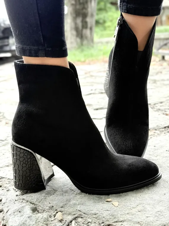 Botki OLEKSY z naturalnej skóry – elegancja i komfort na każdy dzień