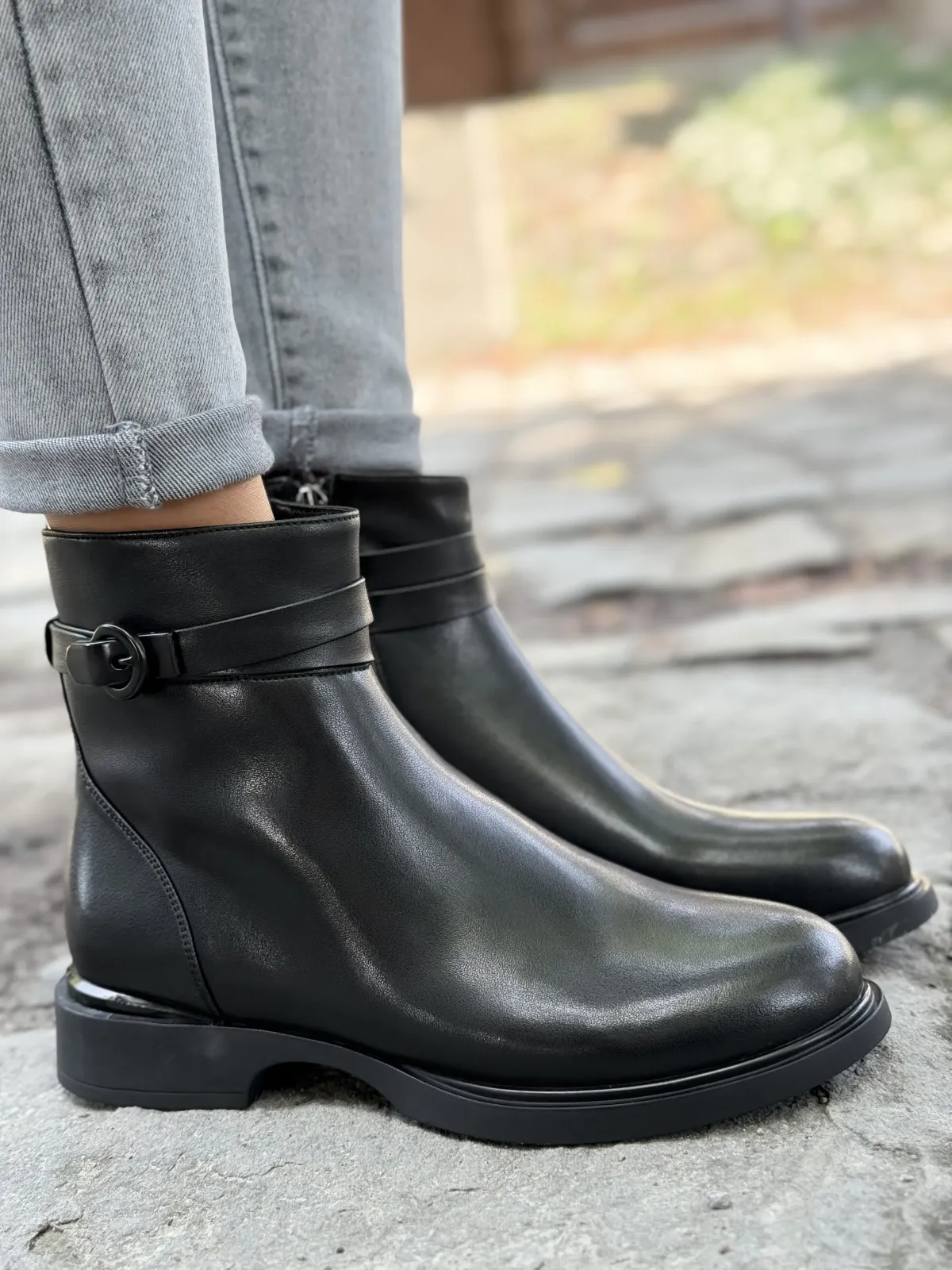 Botki z Naturalnej Skóry – Klasa, Wygoda, Ponadczasowy Styl