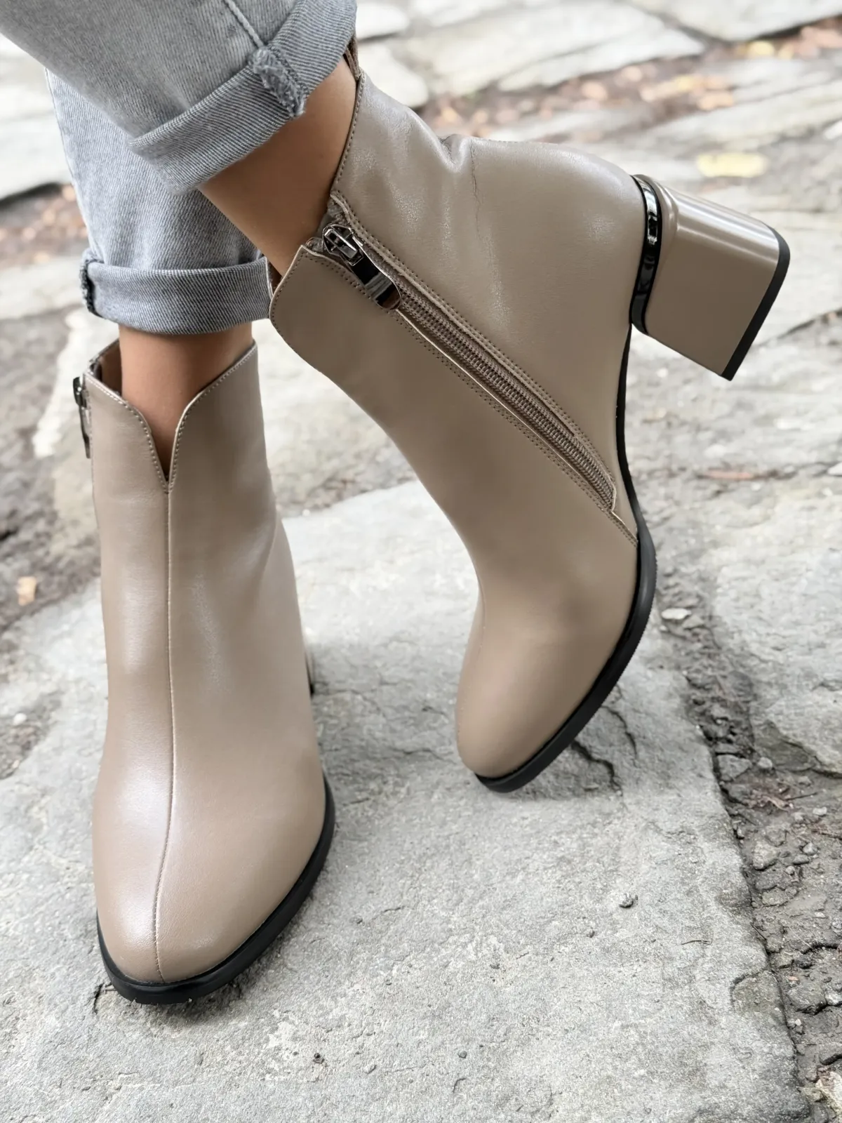 Eleganckie Botki ze 100% Skóry Naturalnej