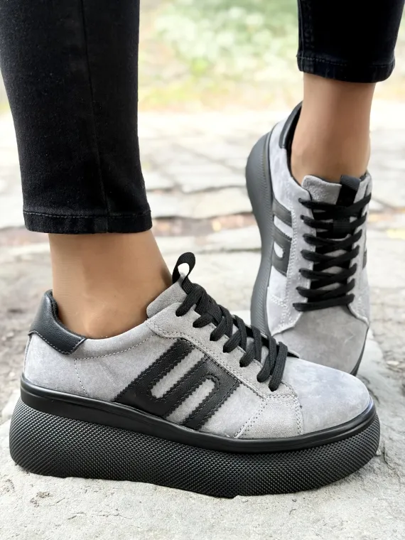 Sneakersy z Naturalnej Skóry – Komfort i Styl na Każdy Dzień