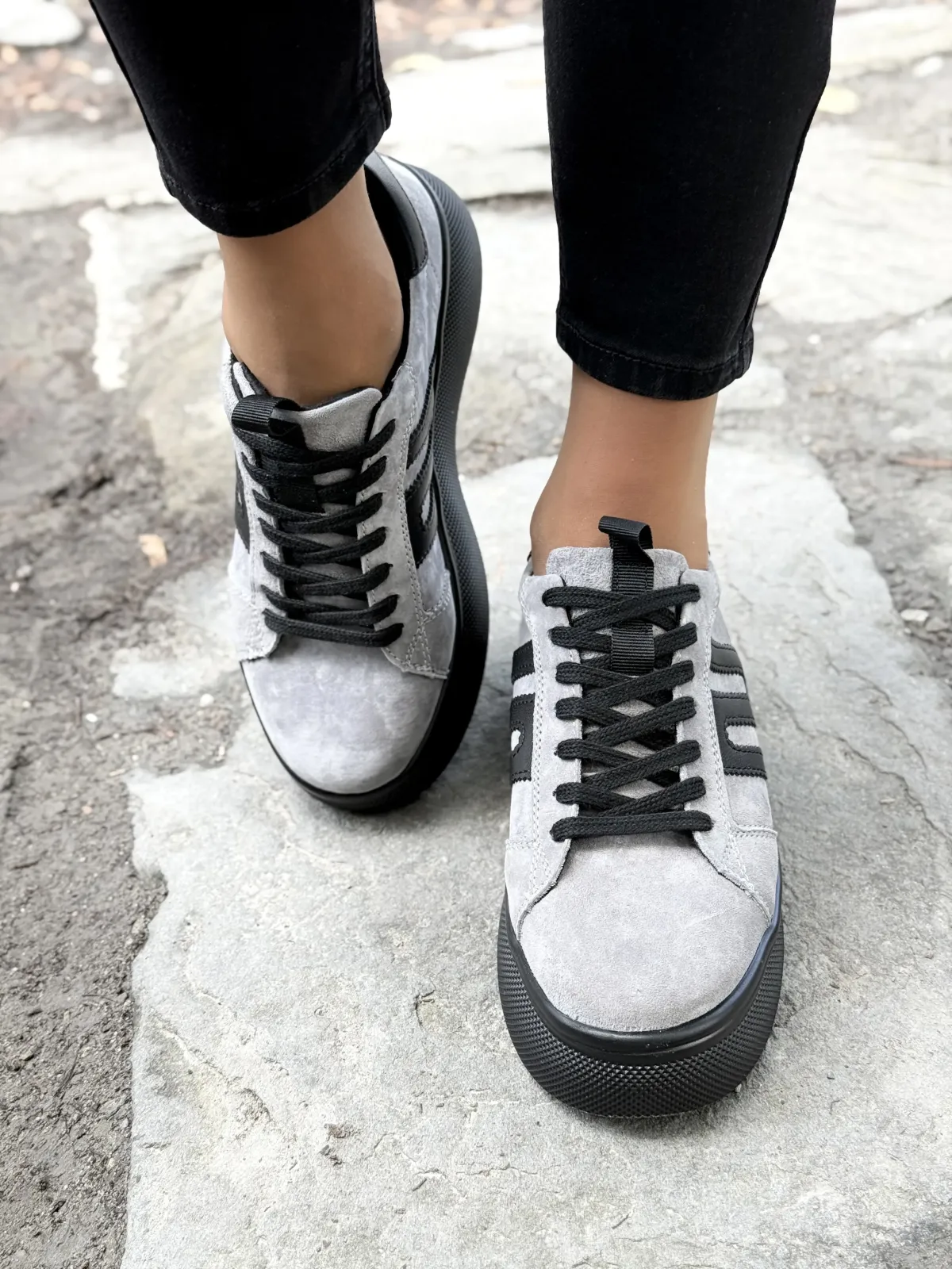 Sneakersy z Naturalnej Skóry – Komfort i Styl na Każdy Dzień