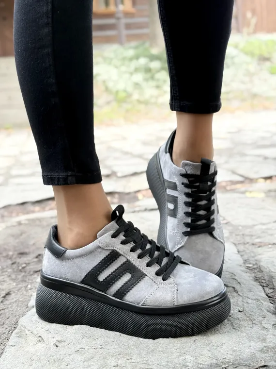 Sneakersy z Naturalnej Skóry – Komfort i Styl na Każdy Dzień