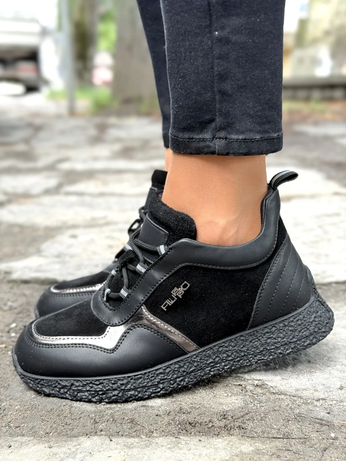 Damskie sneakersy z naturalnej skóry – styl i wygoda na co dzień