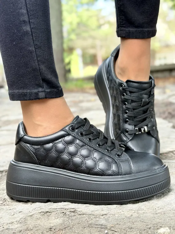 Sneakersy z Naturalnej Skóry – Komfort i Styl na Każdy Dzień