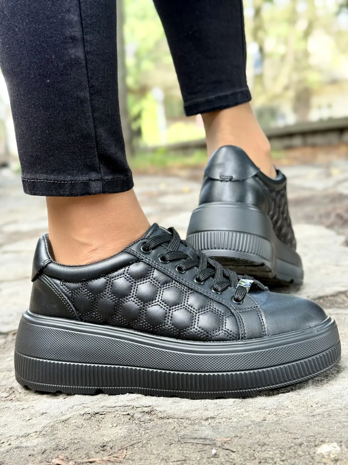 Sneakersy z Naturalnej Skóry – Komfort i Styl na Każdy Dzień