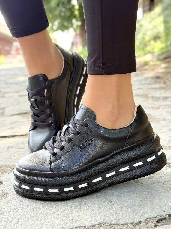 Sneakersy z Naturalnej Skóry – Komfort i Styl na Każdy Dzień