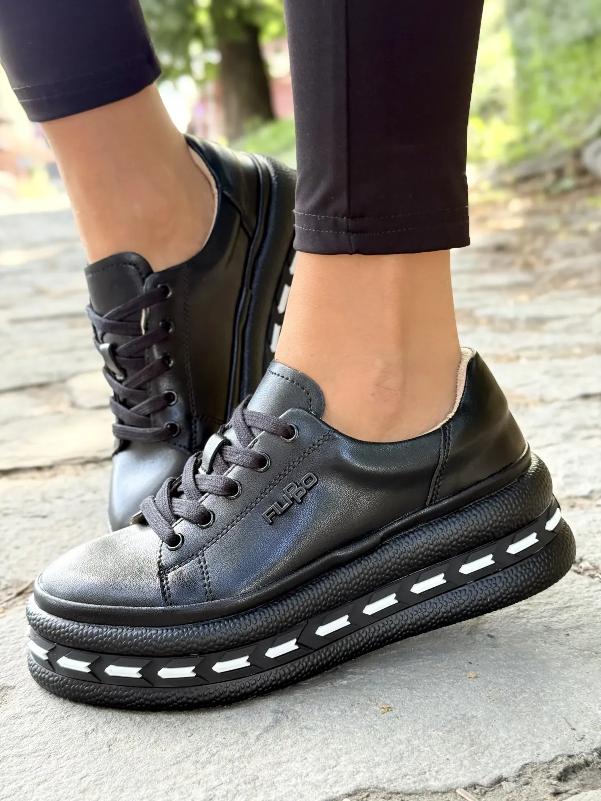 Sneakersy z Naturalnej Skóry – Komfort i Styl na Każdy Dzień