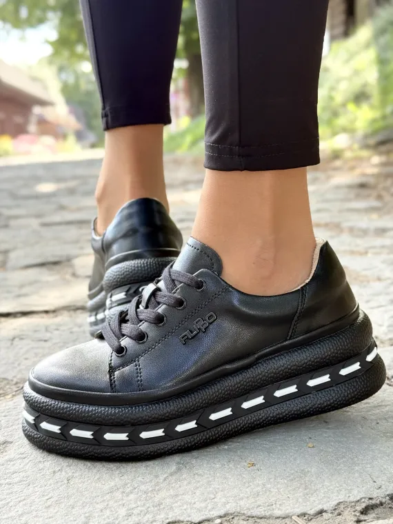 Sneakersy z Naturalnej Skóry – Komfort i Styl na Każdy Dzień