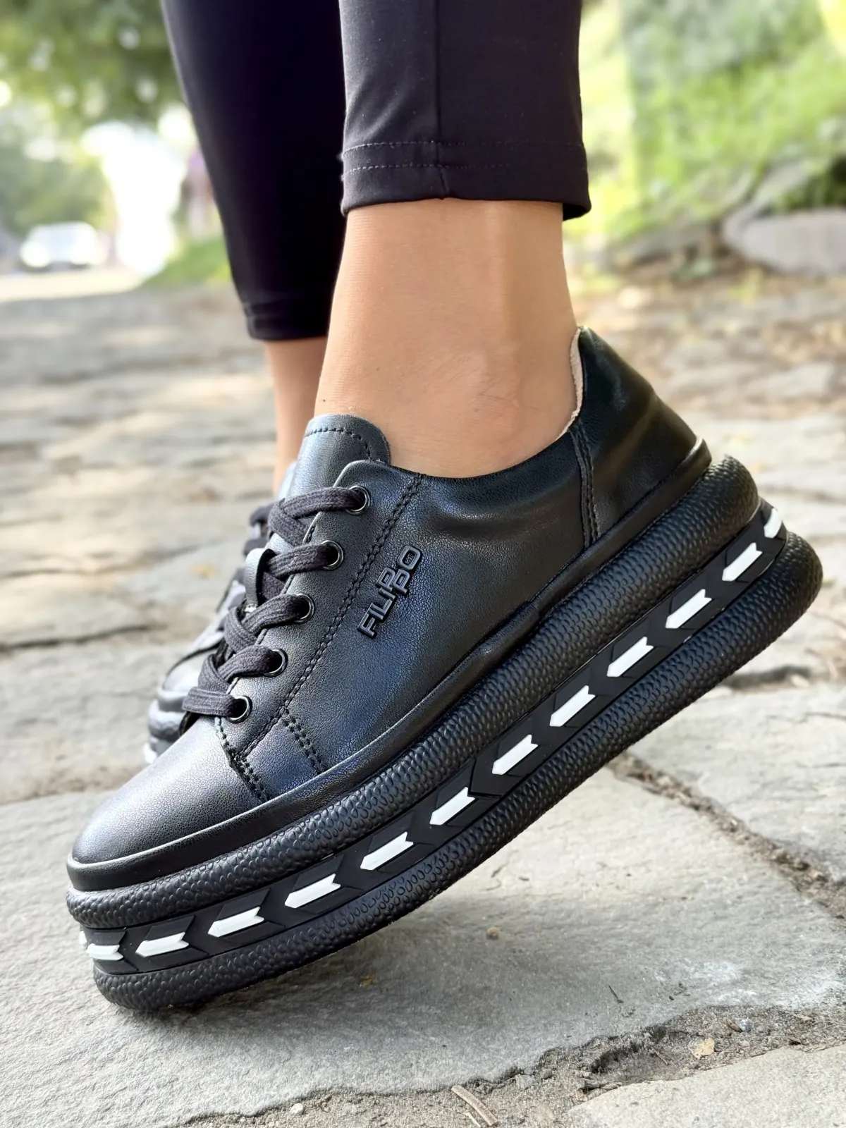 Sneakersy z Naturalnej Skóry – Komfort i Styl na Każdy Dzień