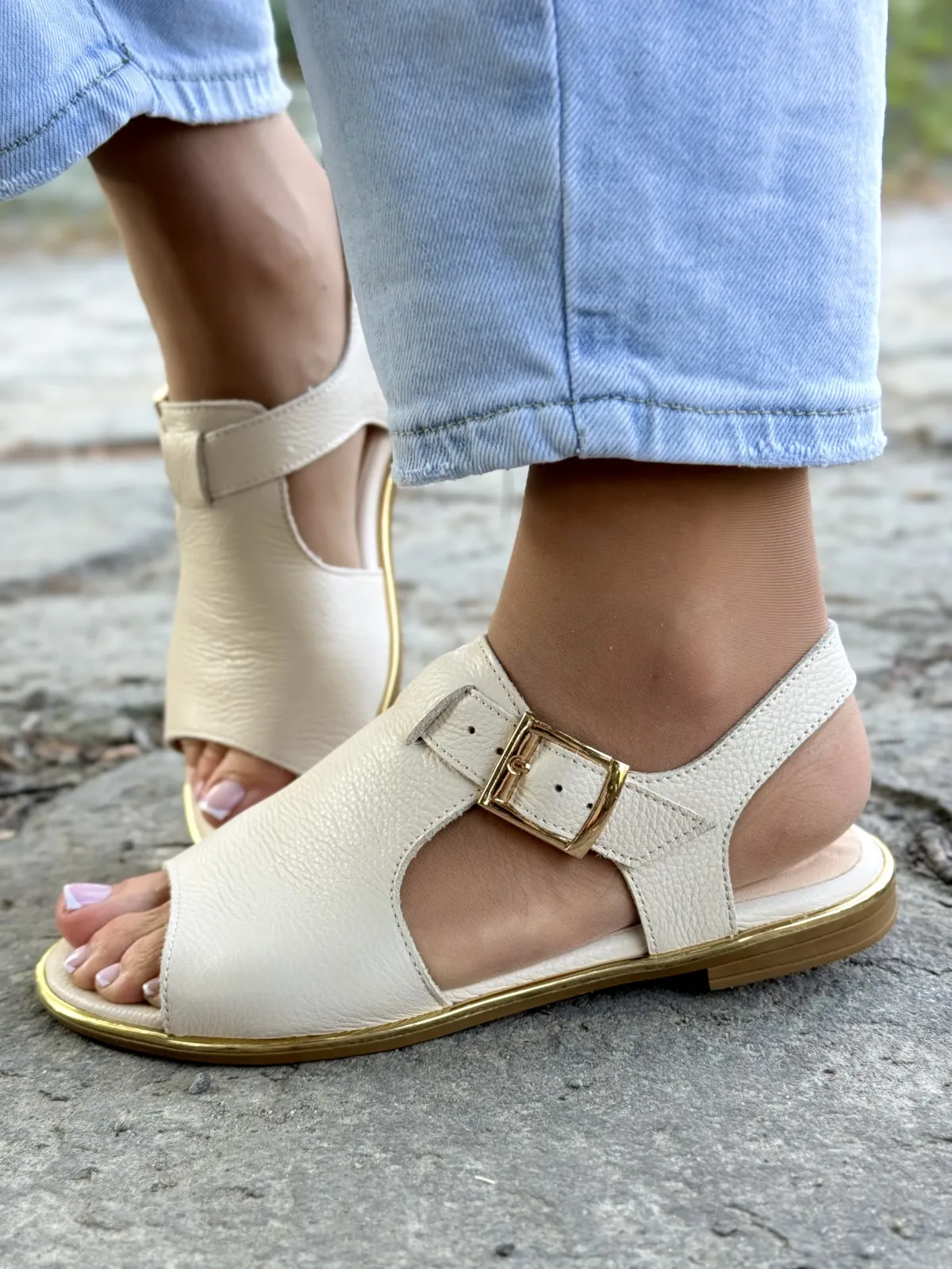 Bezowe-sandaly-OLEKSY--damskie-ze-skory-naturalnej-Polskiej-produkcji