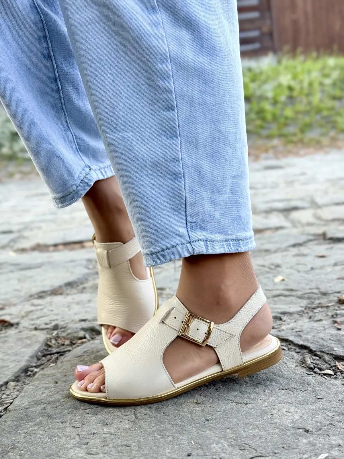 Bezowe-sandaly-OLEKSY--damskie-ze-skory-naturalnej-Polskiej-produkcji