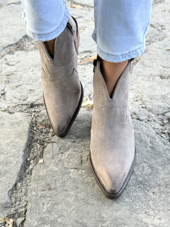 Stylowe i skórzane kowbojki – OLEKSY. Made in Poland.