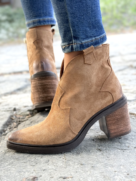 Polskie, skórzane, perfekcyjne – kowbojki OLEKSY