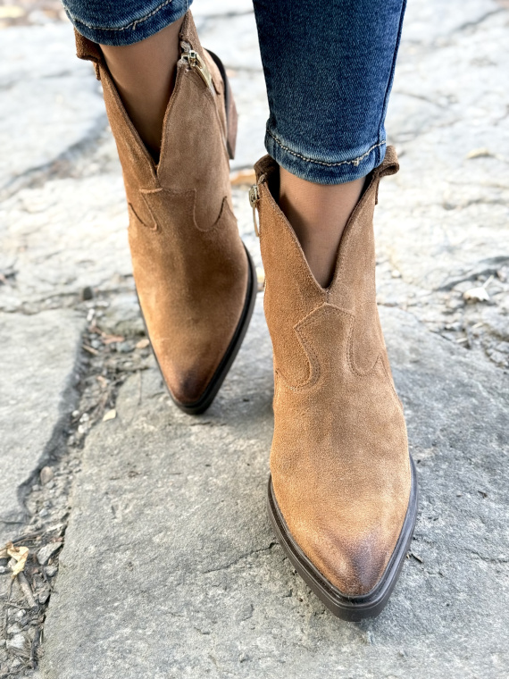 Polskie, skórzane, perfekcyjne – kowbojki OLEKSY