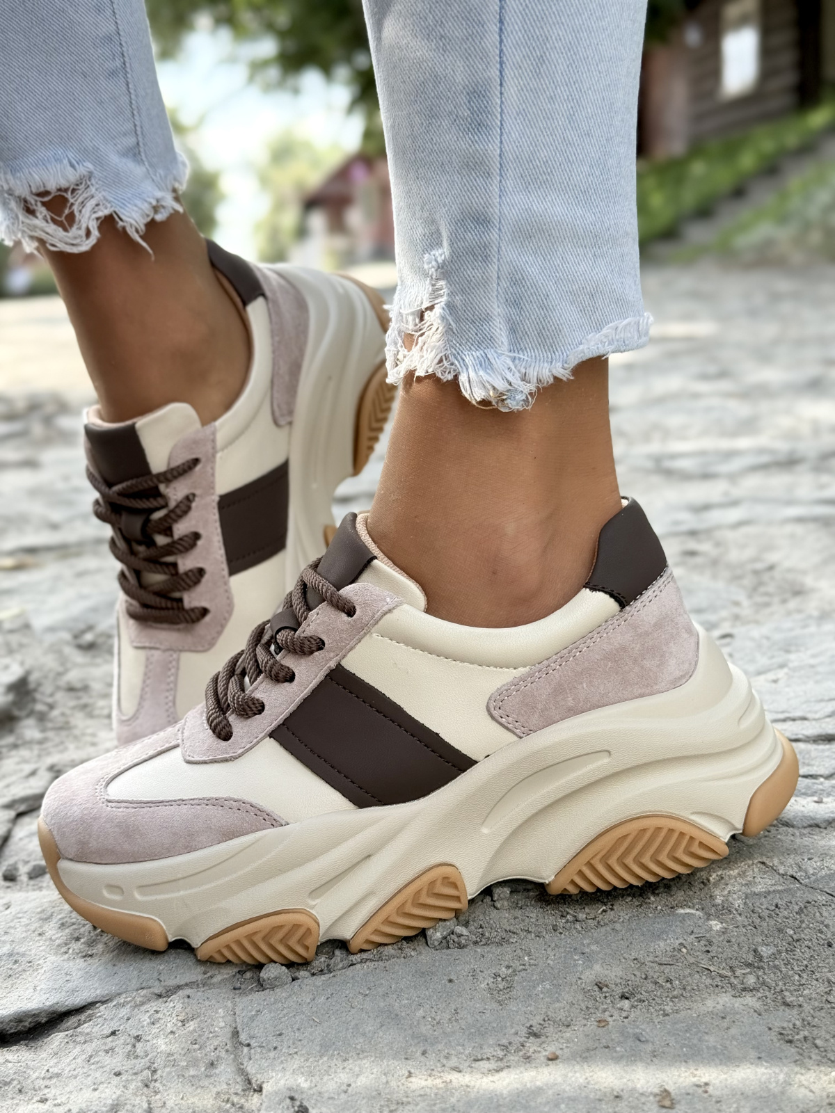 Sneakersy z Naturalnej Skóry – Komfort i Styl na Każdy Dzień