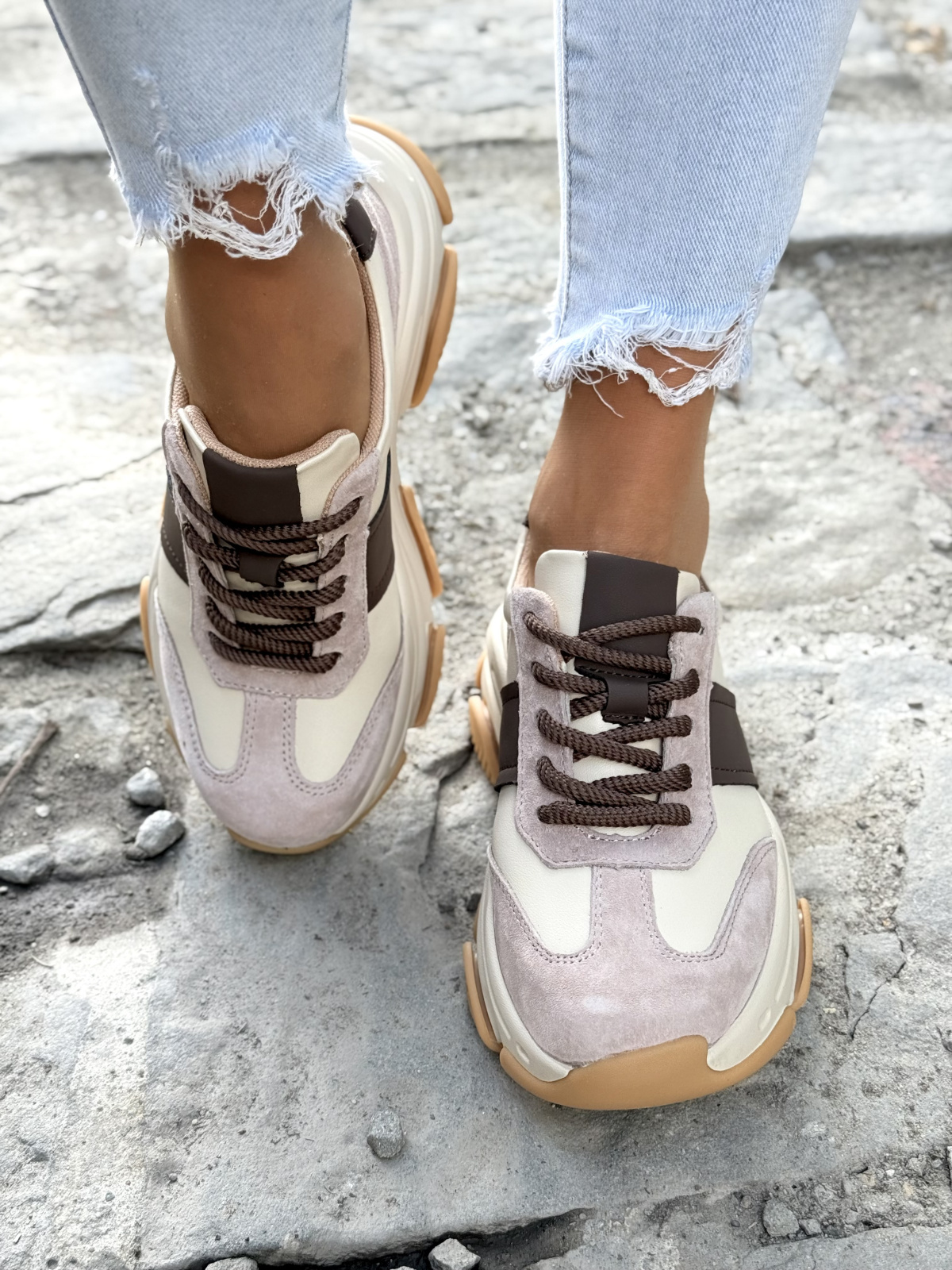 Sneakersy z Naturalnej Skóry – Komfort i Styl na Każdy Dzień