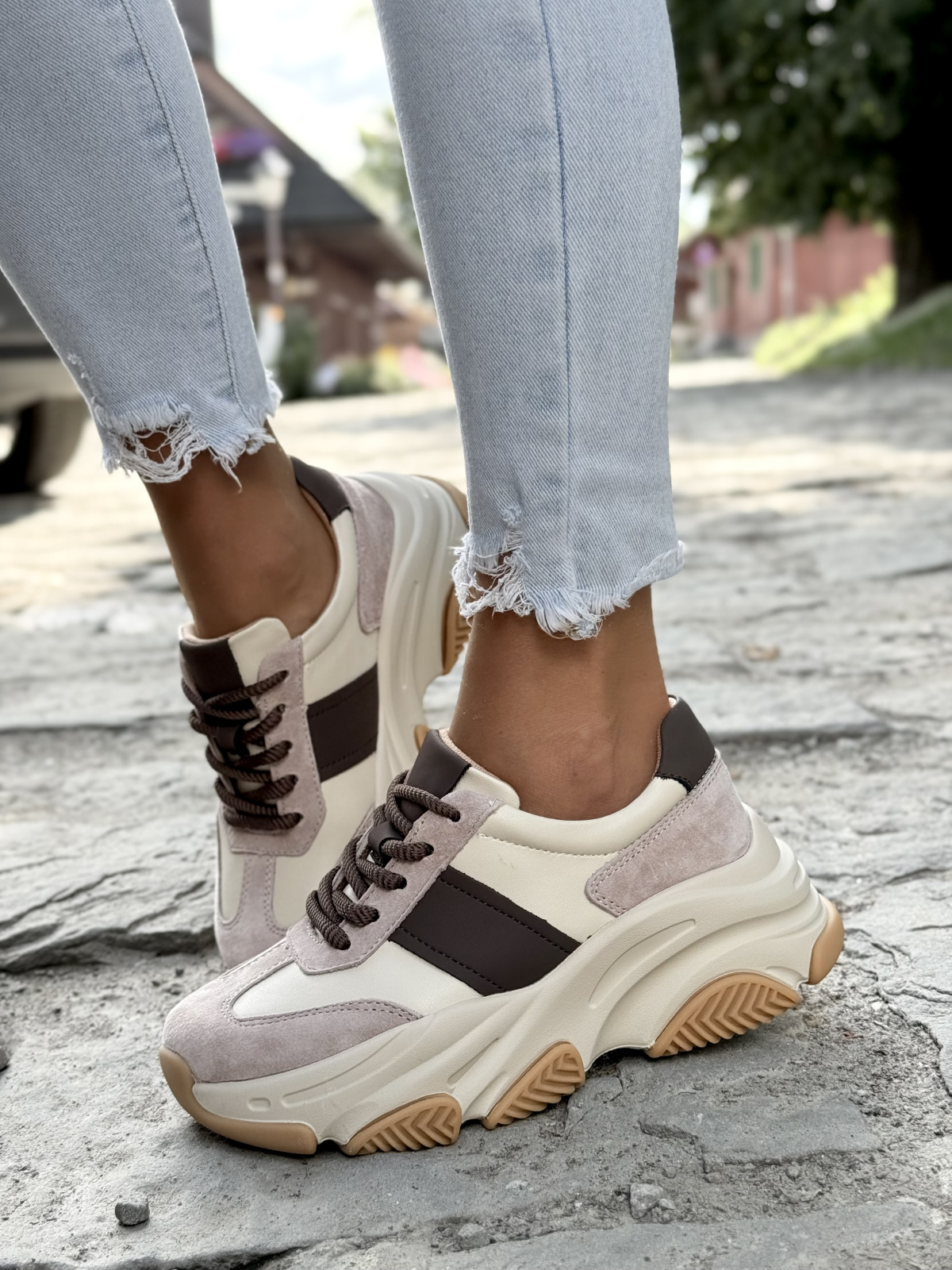 Sneakersy z Naturalnej Skóry – Komfort i Styl na Każdy Dzień