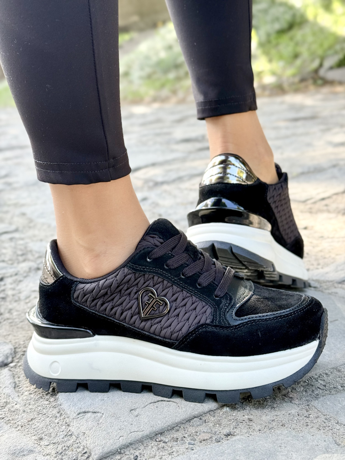 Naturalna Skóra, Naturalna Wygoda – Odkryj Nasze Sneakersy