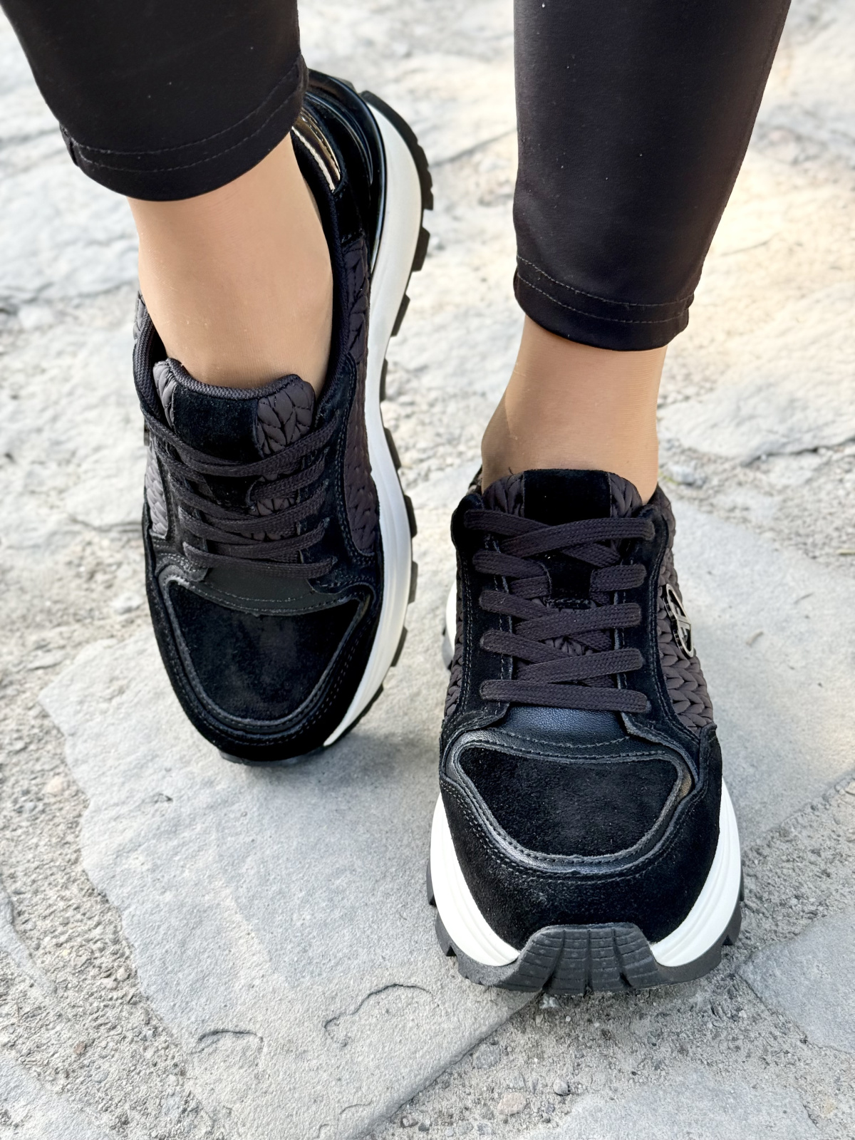 Naturalna Skóra, Naturalna Wygoda – Odkryj Nasze Sneakersy