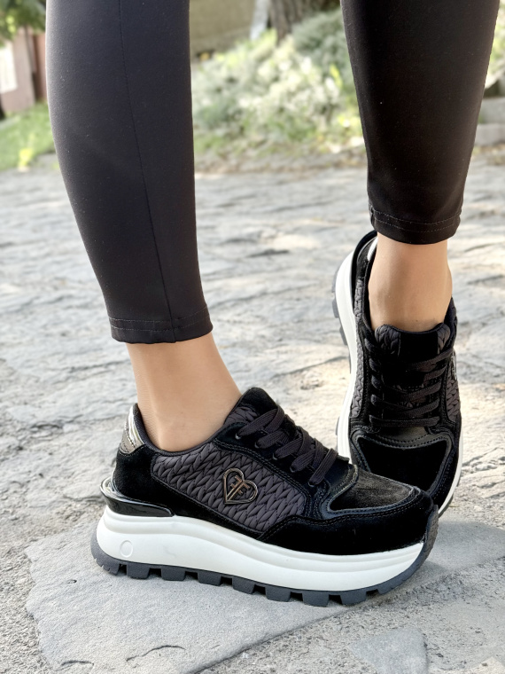 Naturalna Skóra, Naturalna Wygoda – Odkryj Nasze Sneakersy