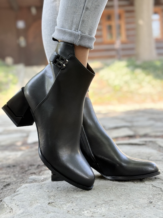 Botki z Naturalnej Skóry – Styl Bez Kompromisów