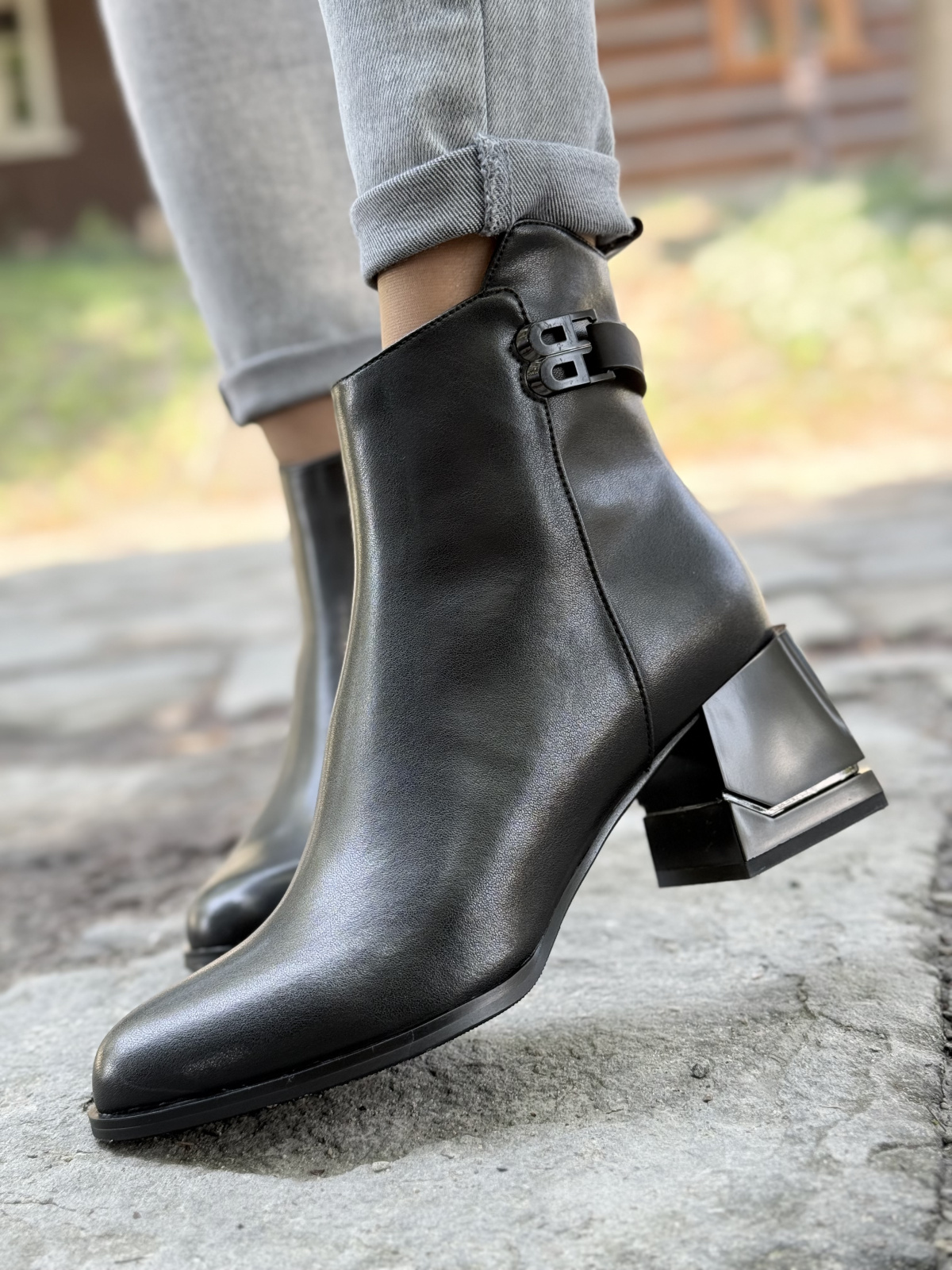 Botki z Naturalnej Skóry – Styl Bez Kompromisów