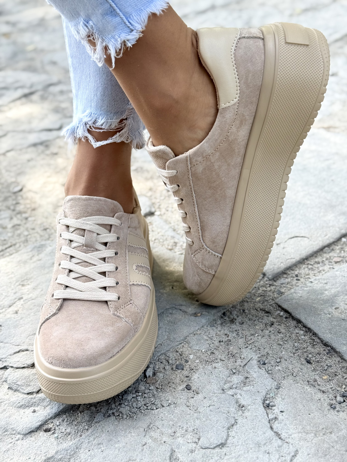 Sneakersy z Naturalnej Skóry – Komfort i Styl na Co Dzień